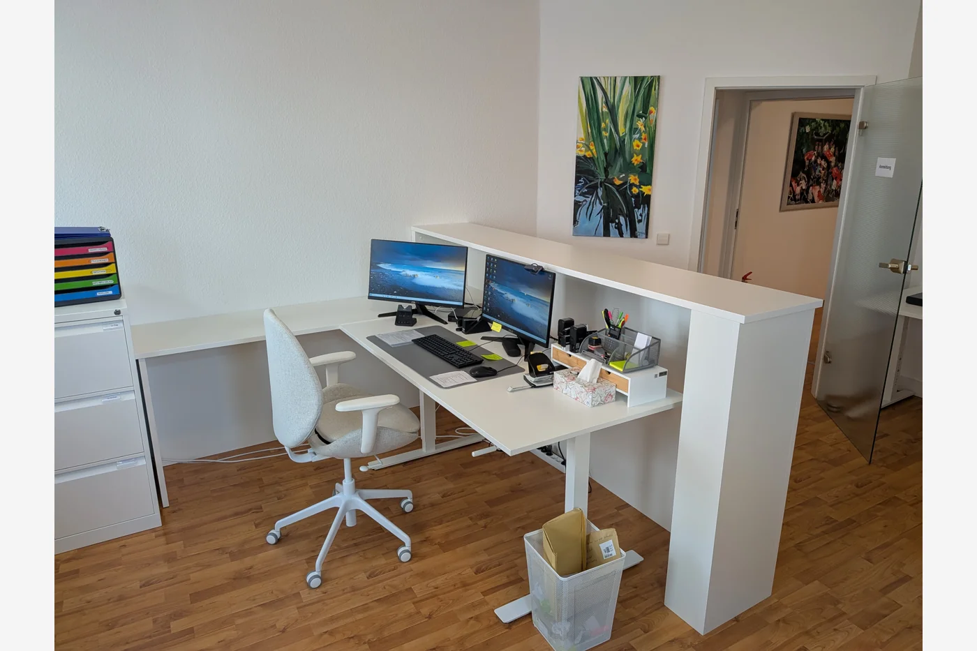 Büromöbel und Arbeitsplätze nach Maß für Gewerbe